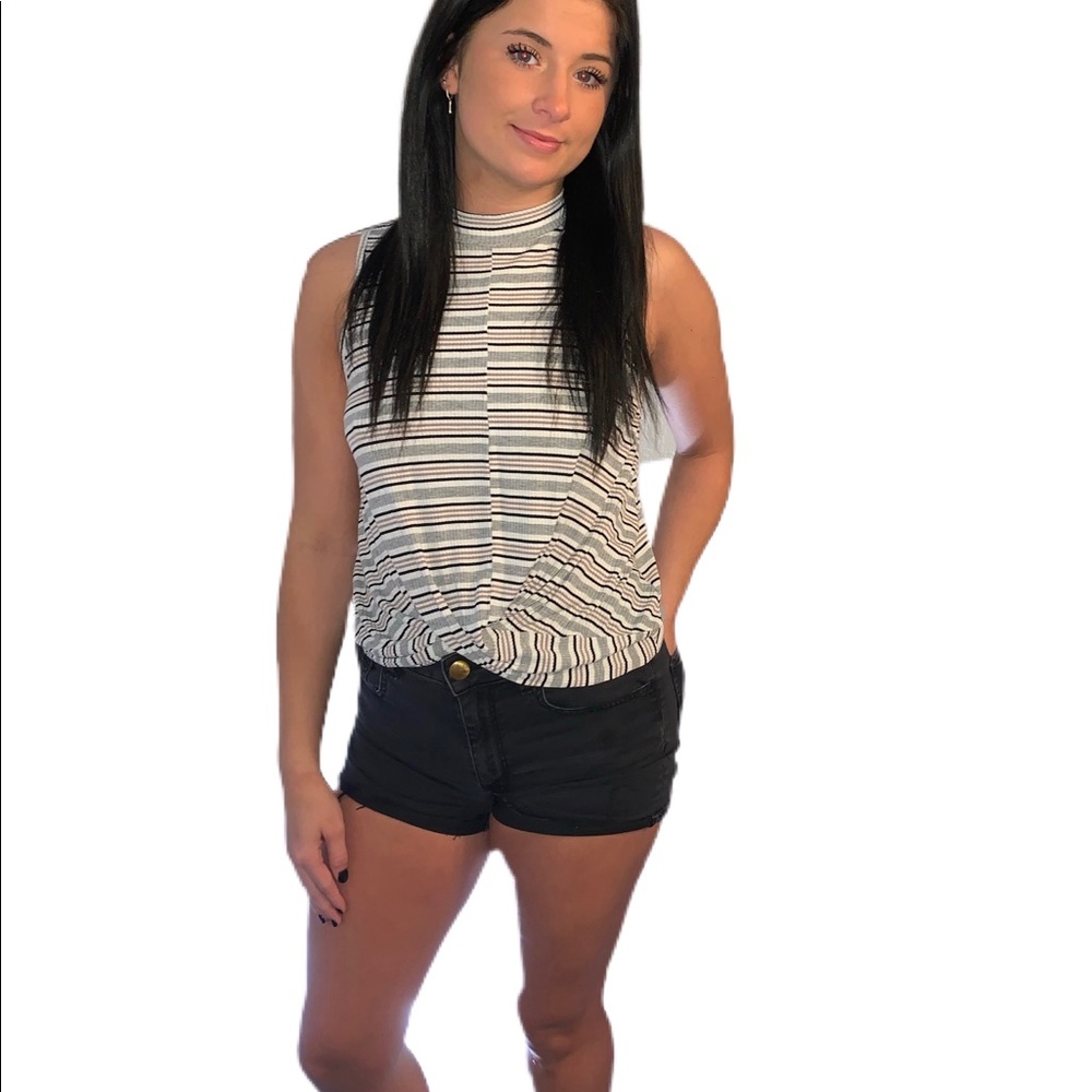 Twist knot top